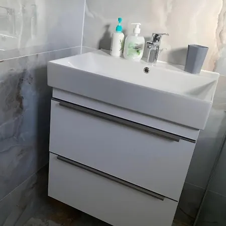 Sheltered Oasis In Οπατία